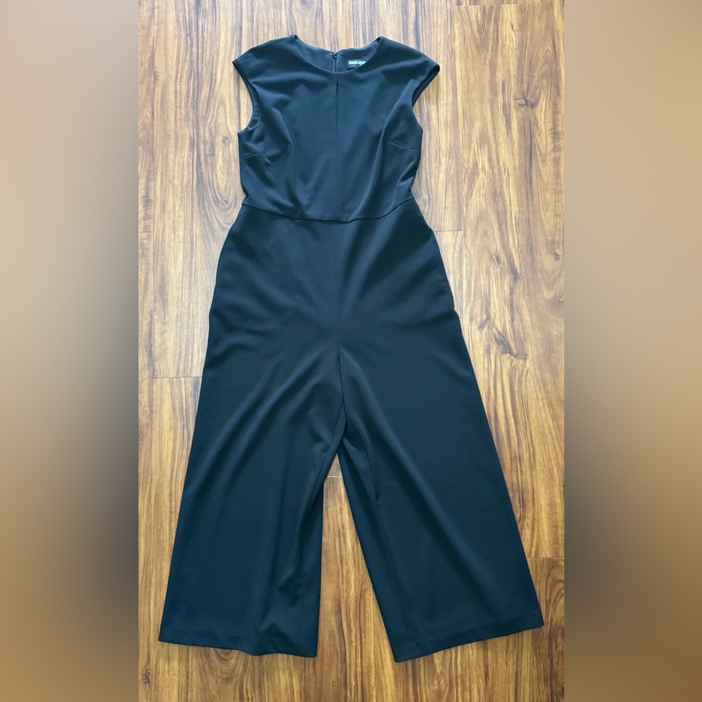 Karl Lagerfeld Jumpsuit in black. Size 10